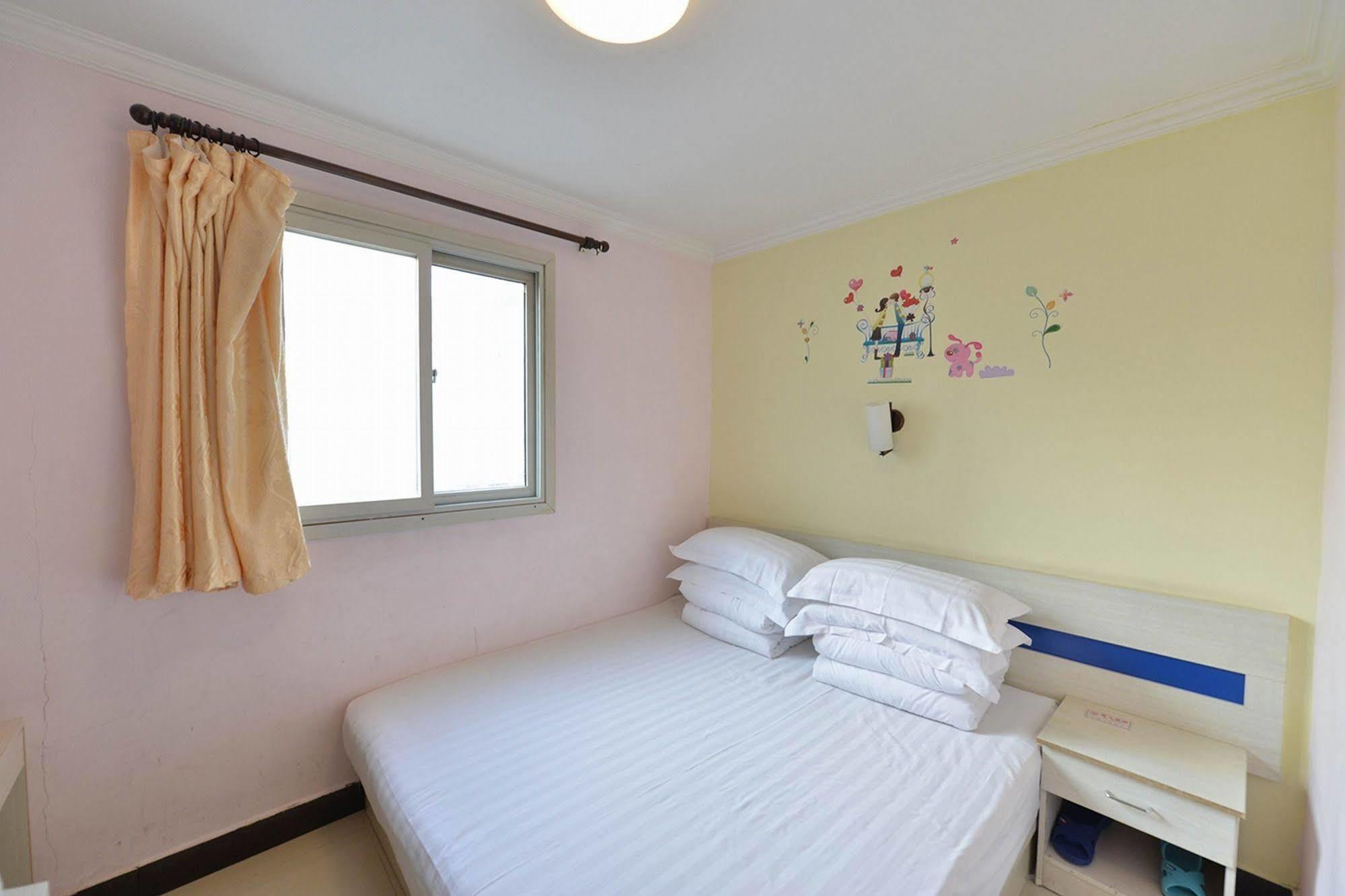 Happy Dragon Hotel -- Nearby Tiananmen Square & Forbidden City & Wangfujing Street & Line 5,6,8 Subway Nearby & Free Coffee & Free Laundry & Fluent English Speaking & Tourist Attractions Ticket Service & Free Wifi Unlimited For Western Software Beijing Eksteriør billede
